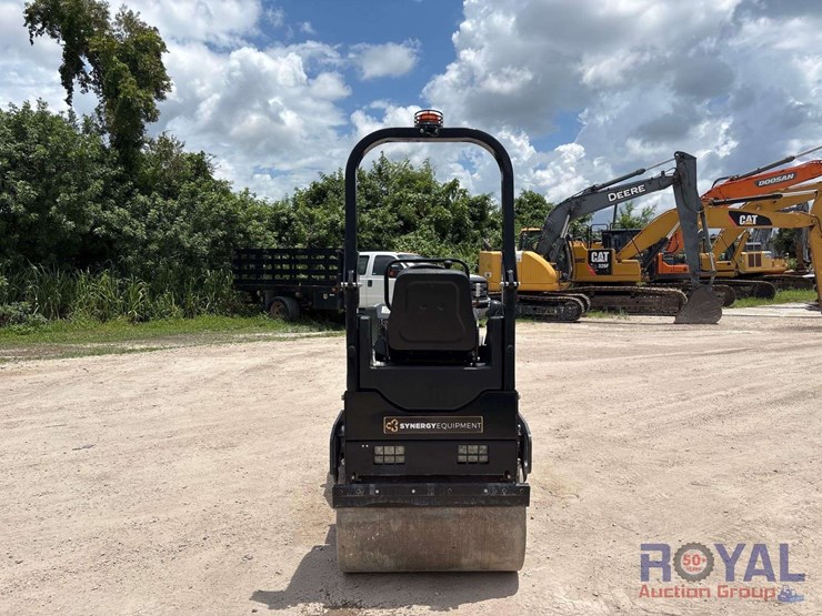 2023-third-coast-equipment-ra12h-vibratory-articulating-tandem-smooth-drum-roller-image-14