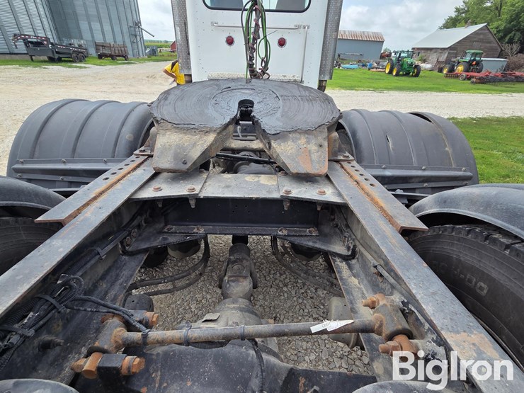 2012-peterbilt-386-image-14