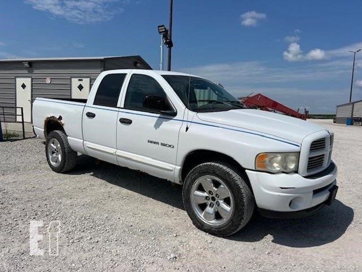 2004-dodge-ram-1500-image-1