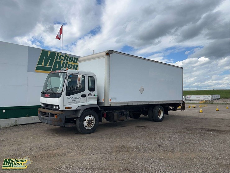 2005-gmc-t7500-image-1