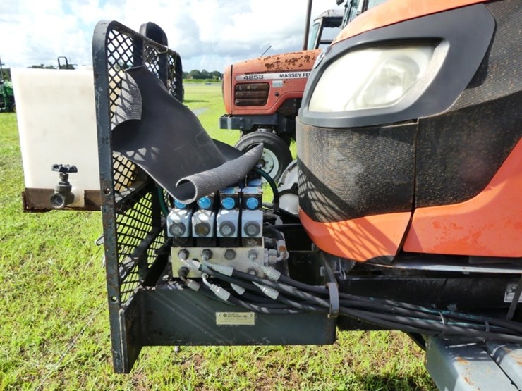 2014-kubota-m8560-image-10