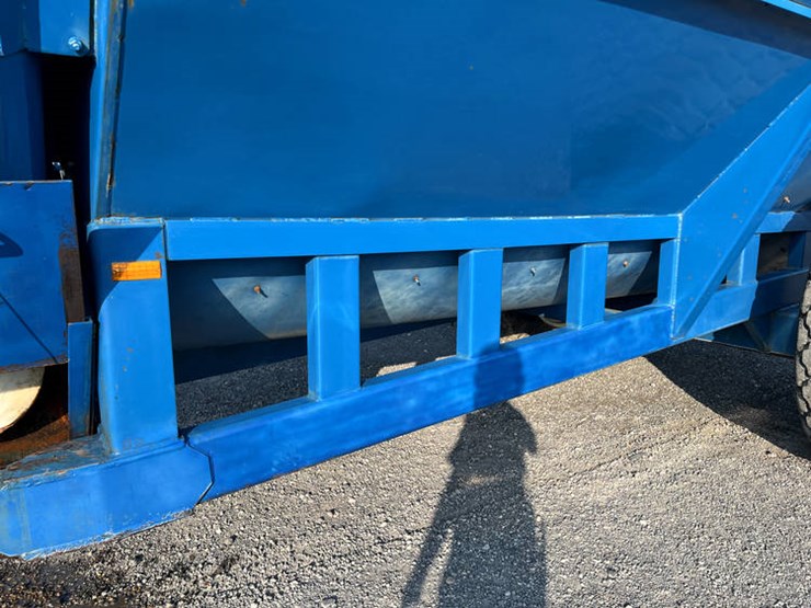 1997-kinze-840-image-12