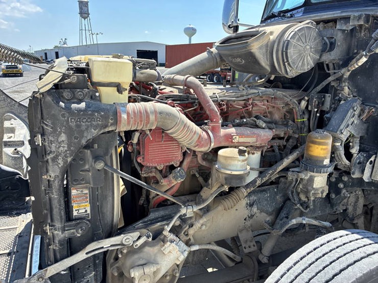 2011-peterbilt-386-image-65