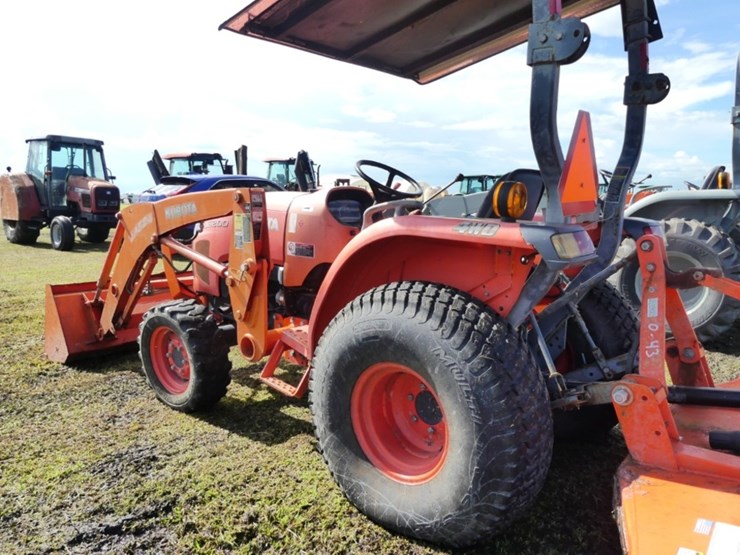 2011-kubota-l3200-image-4