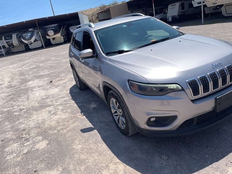2019-jeep-cherokee-image-4