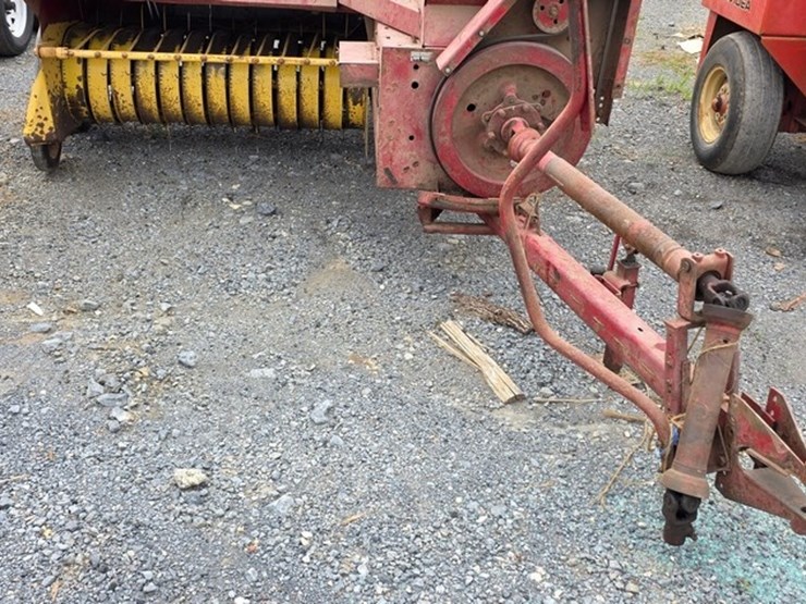 new-holland-273-image-25