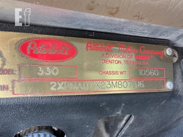 2003-peterbilt-330-image-36