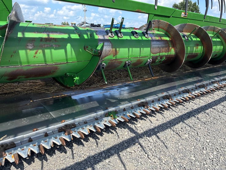 2009-john-deere-635f-image-38