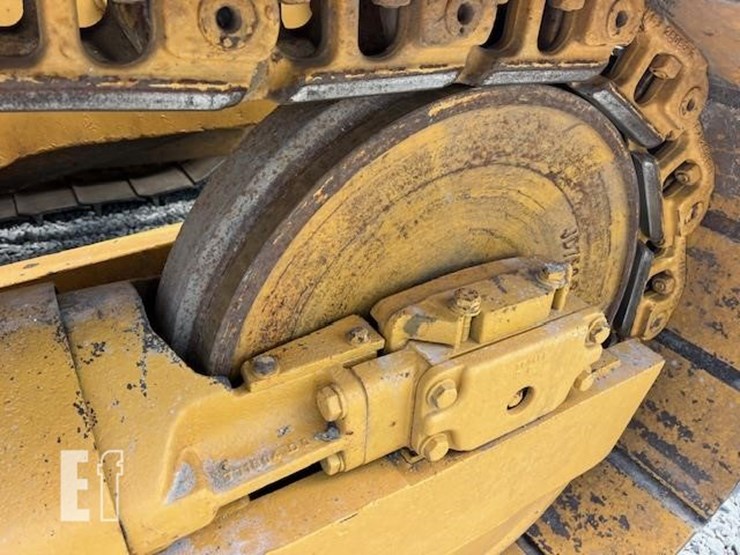 2000-deere-750c-lt-ii-image-14