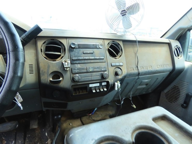 2011-ford-f350-xl-image-14
