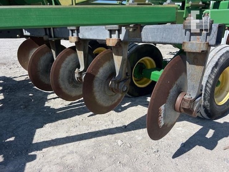 john-deere-2700-image-31