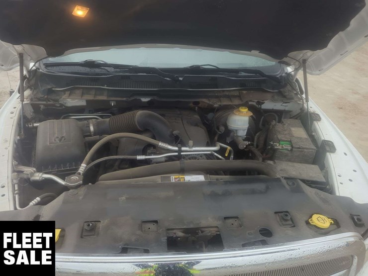 2014-ram-1500-slt-image-21