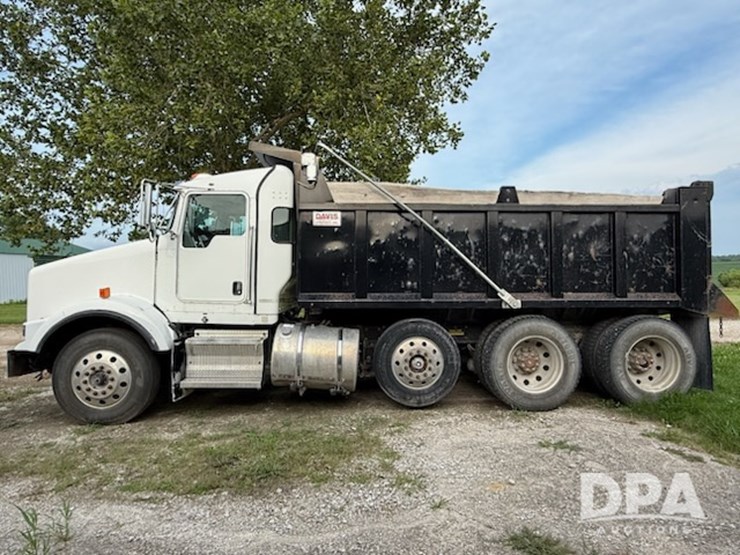 2012-kenworth-t800-image-2