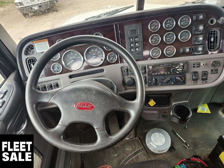 2016-peterbilt-365-image-24