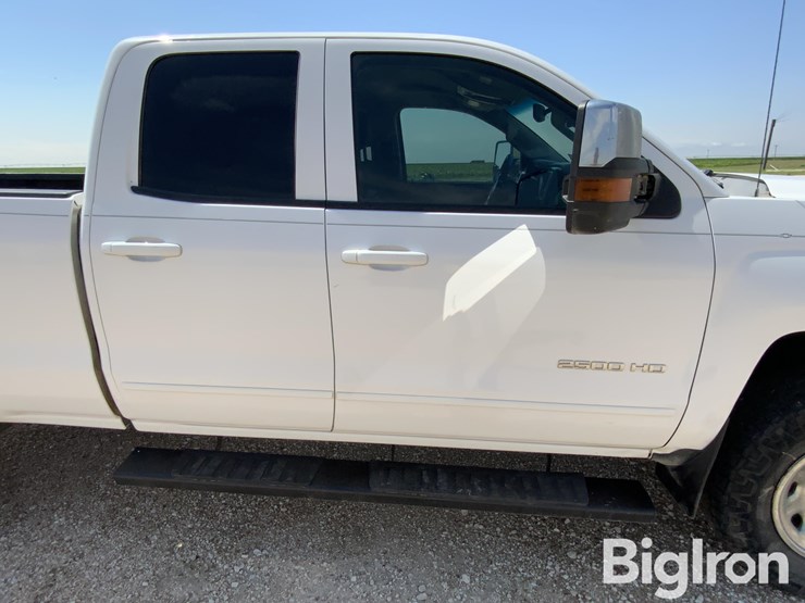2015-chevrolet-2500-image-18