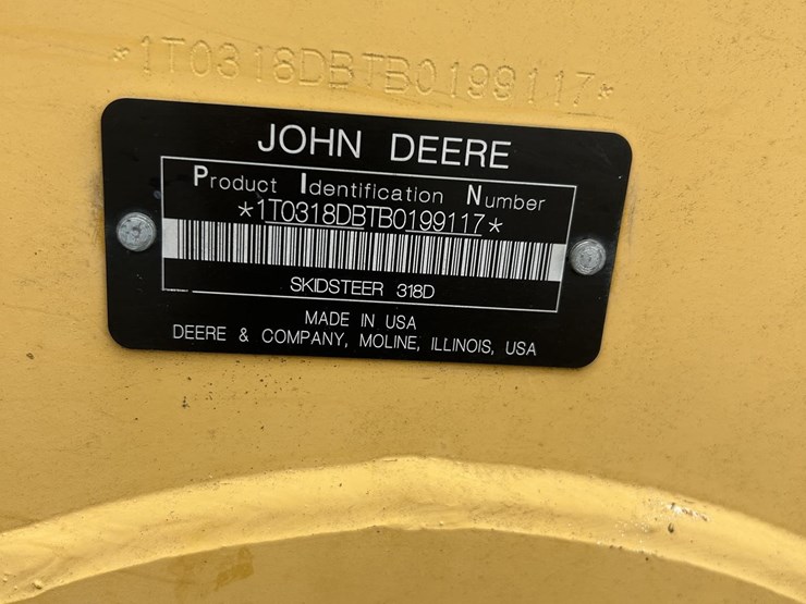 2011-deere-318d-image-15