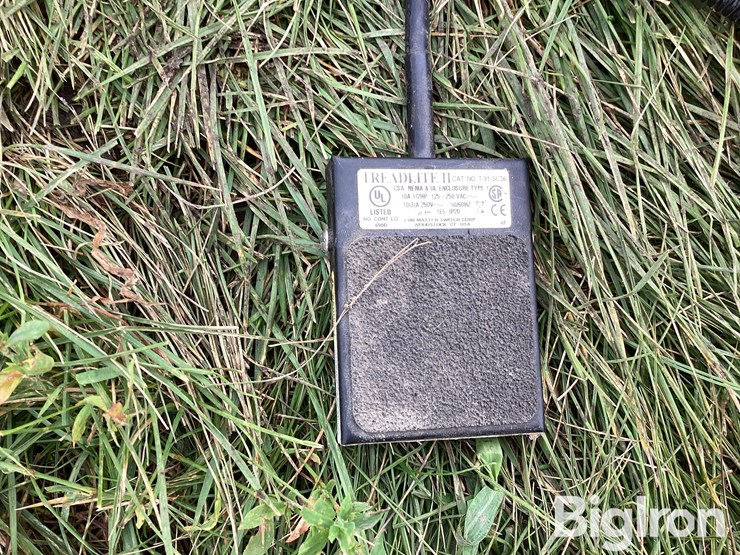 new-holland-8080-image-17
