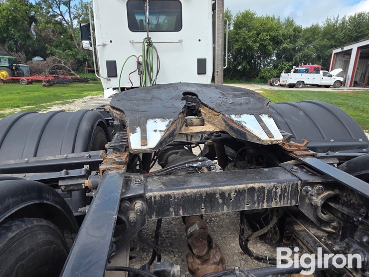 2018-peterbilt-579-image-14