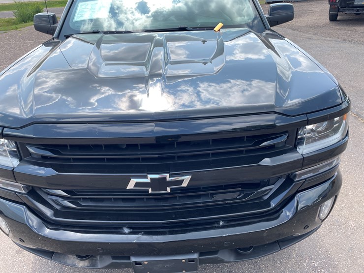 2018-chevrolet-silverado-1500-z71-image-9