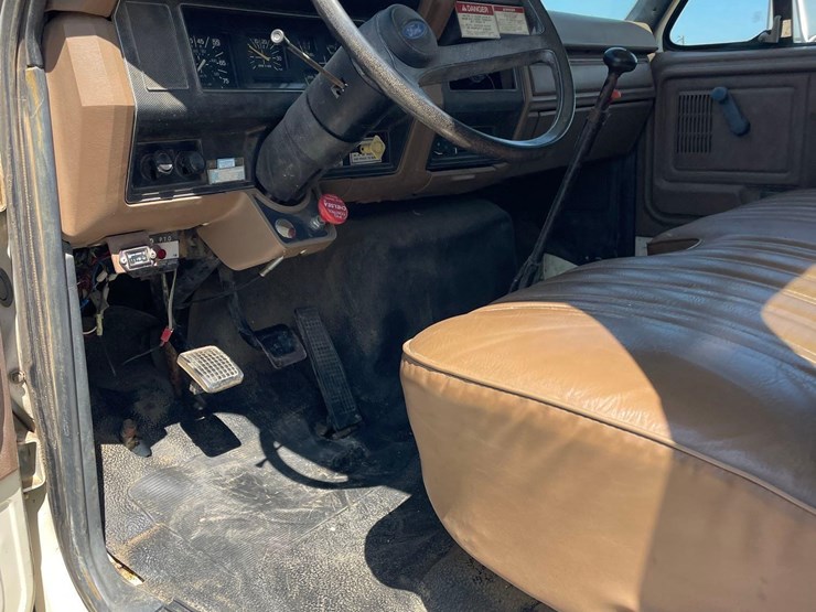 1993-ford-f700-image-38