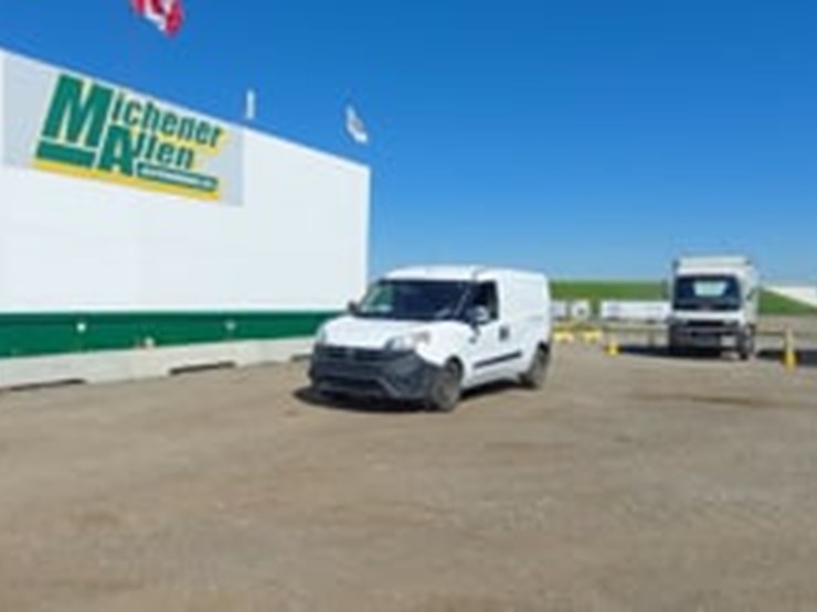 2015-ram-promaster-city-image-1