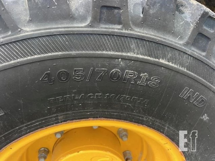2020-deere-204l-image-15