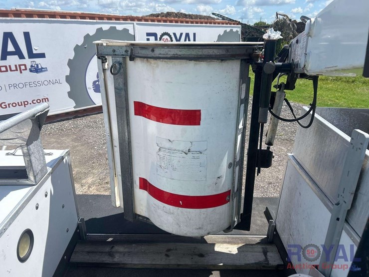 2012-ram-4500-versalift-el29n-03-bucket-truck-image-25