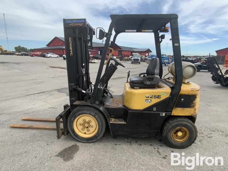 2016-daewoo-g25e-image-8