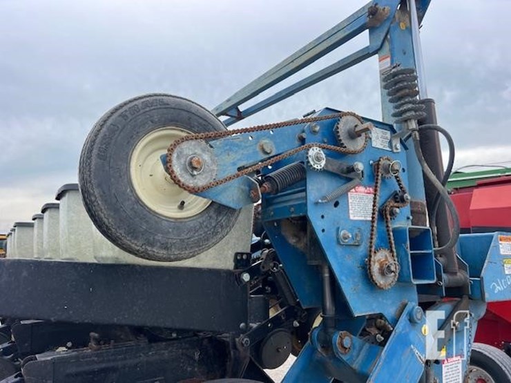 kinze-2600-image-35
