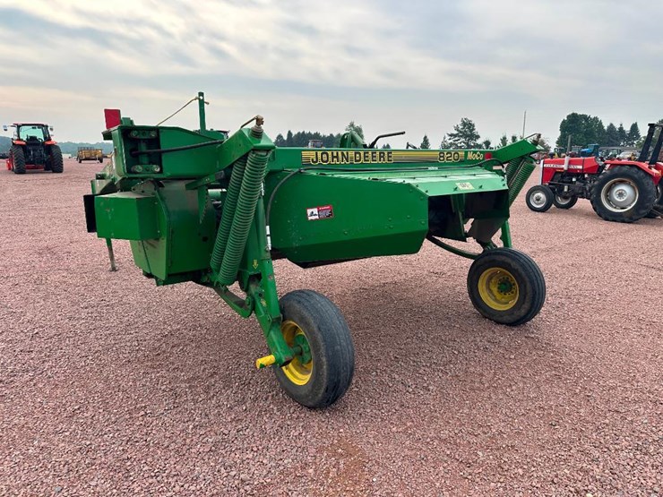 john-deere-820-image-6