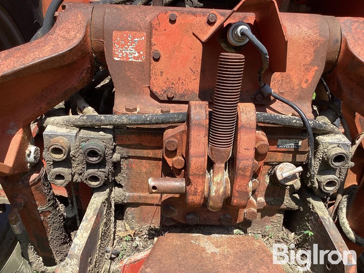 1982-massey-ferguson-4840-image-17