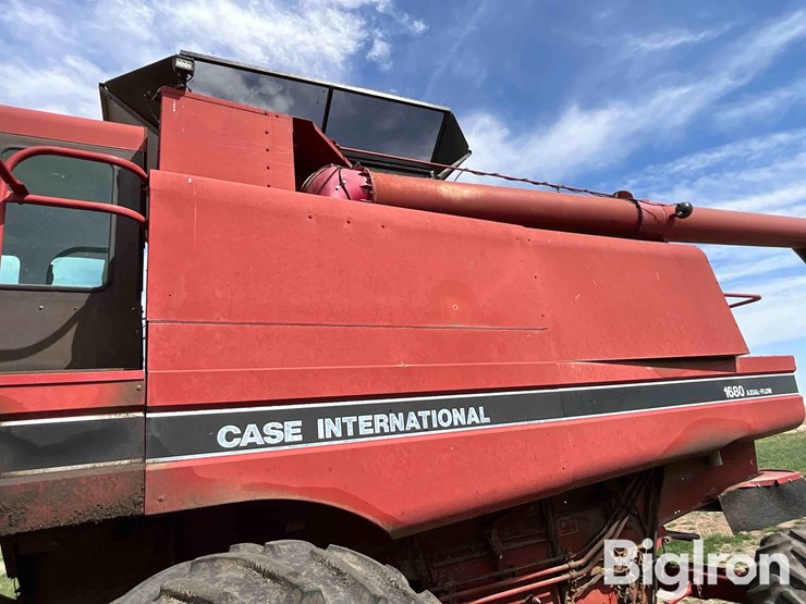 1990-case-ih-1680-image-10