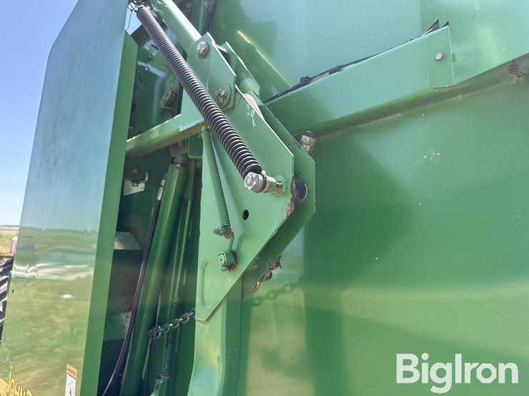 2005-john-deere-567-image-16
