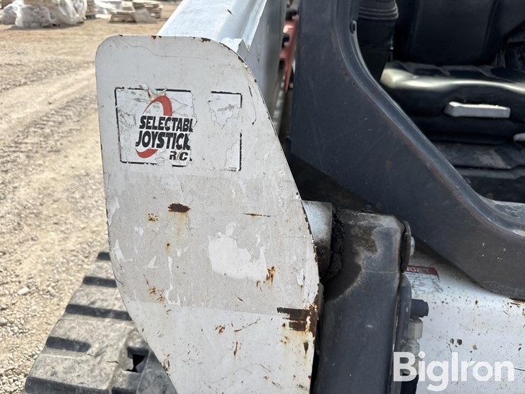 2019-bobcat-t740-image-20