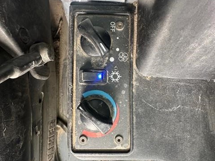 takeuchi-tl12-image-25