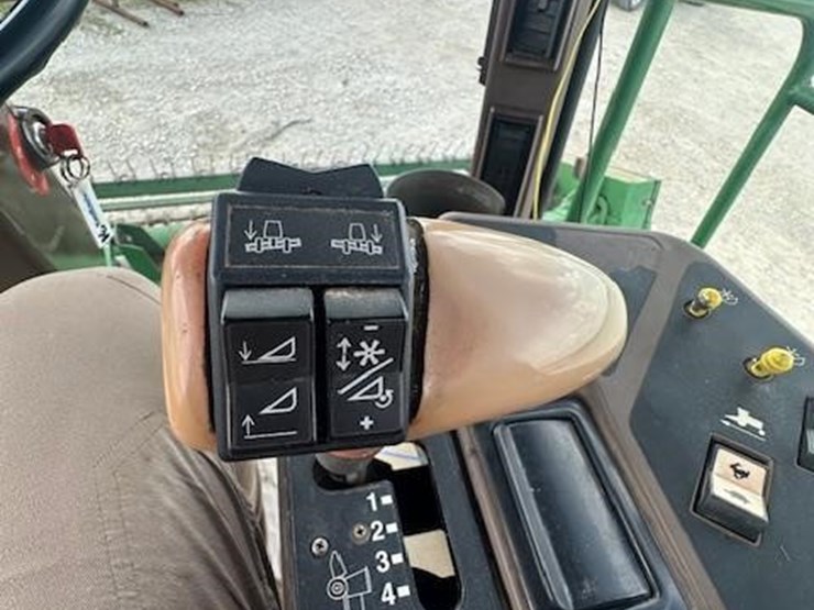 1997-john-deere-4890-image-33