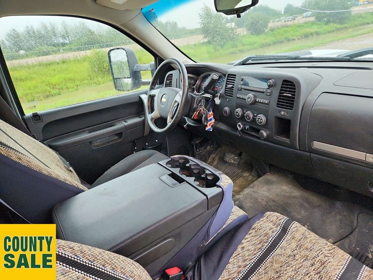 2014-chevrolet-silverado-2500hd-lt-image-15