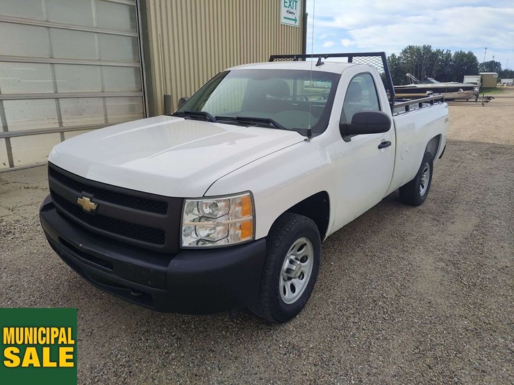 2011-chevrolet-silverado-1500-image-1