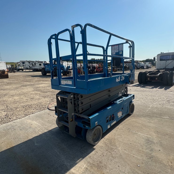 2017 GENIE GS2646