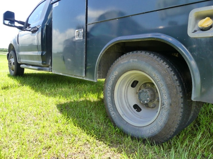 2019-ford-f350-xl-image-5