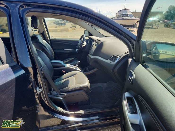 2011-dodge-journey-image-15
