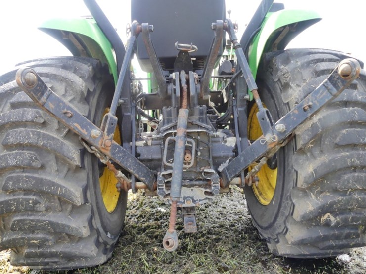 john-deere-3038e-image-5
