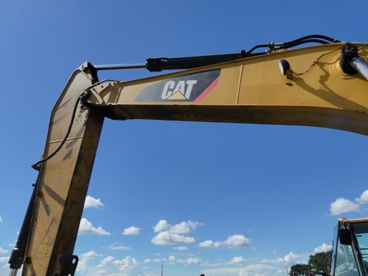 caterpillar-330fl-image-9