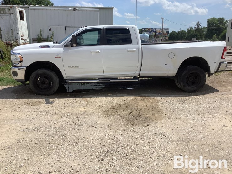 2021-ram-3500-big-horn-image-7