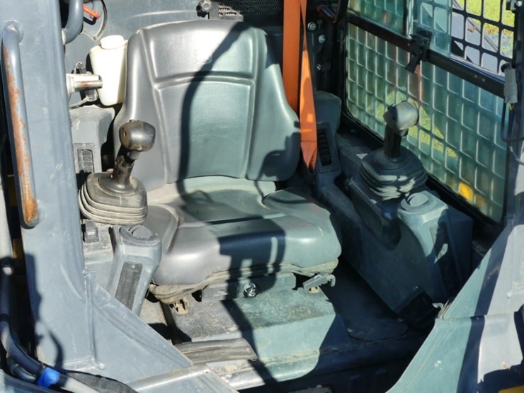 deere-317g-image-13