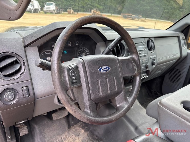 2012-ford-f250-xl-image-25