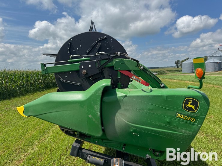 2019-john-deere-740fd-image-8