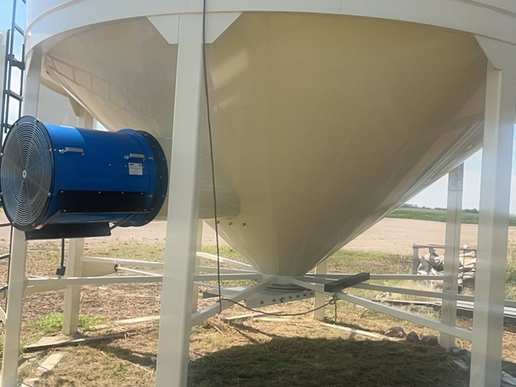 concept-5,000-bushel-hopper-bin,-fully-equipped-with-agi-grainguard-bin-fan-with-7.5-hp-three-phase-electric-motor-image-67