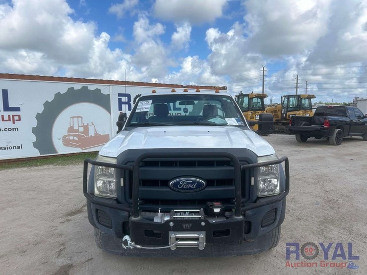 2015-ford-f550-image-27