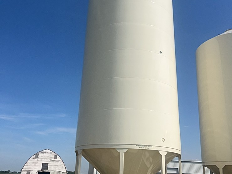 concept-7500-bushel-hopper-bin,-fully-equipped-with-agi-grainguard-10-hp-bin-fan-with-three-phase-electric-motor-image-18
